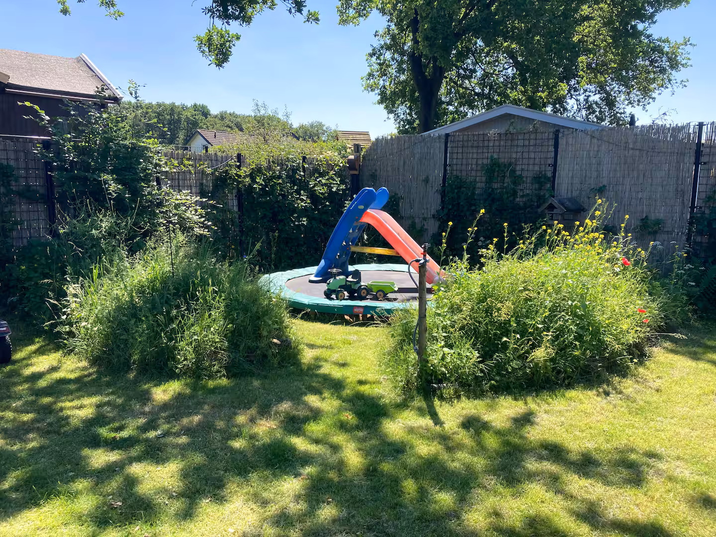 Trampoline in de tuin